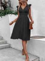 Abito trapezio monocolore con bordo a volant