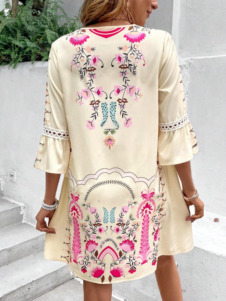 Abito Con Orlo In Pizzo Con Stampa Di Posizionamento