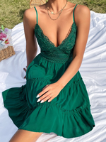 Abito con bretelle sottile inserto in pizzo guipure orlo a strati con nodo dietro