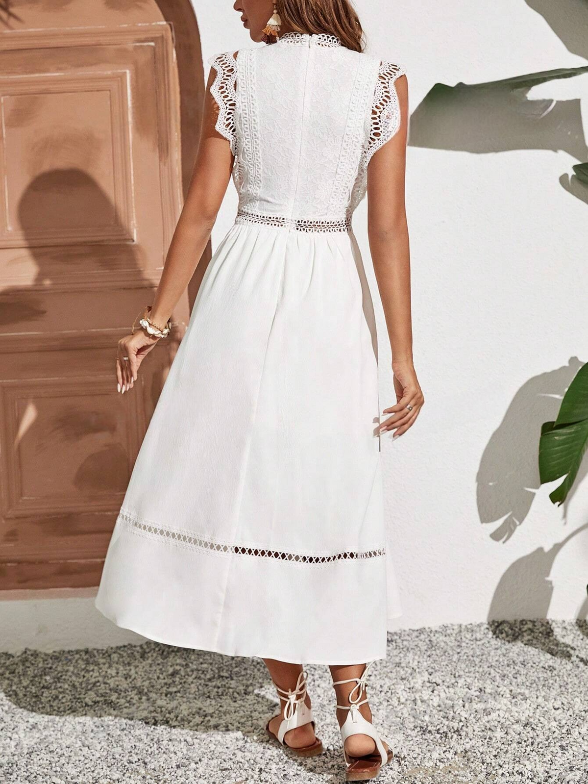 Abito trapezio pizzo a contrasto