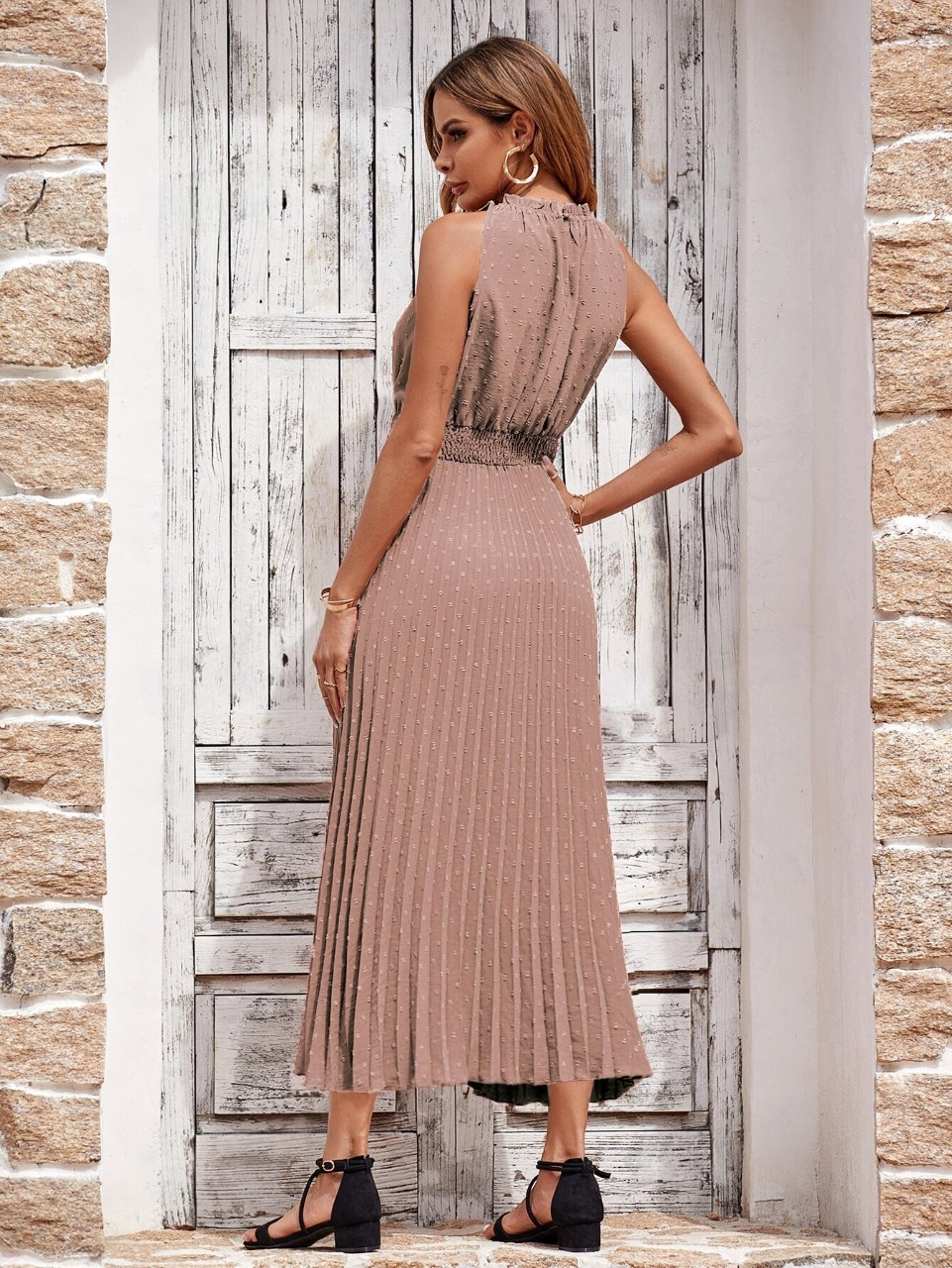 Abito con pois vita arricciata orlo plissettato