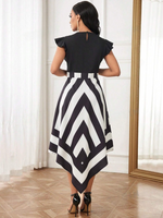 Abito Con Collo A Giro, Orlo Asimmetrico E Blocchi Di Colore