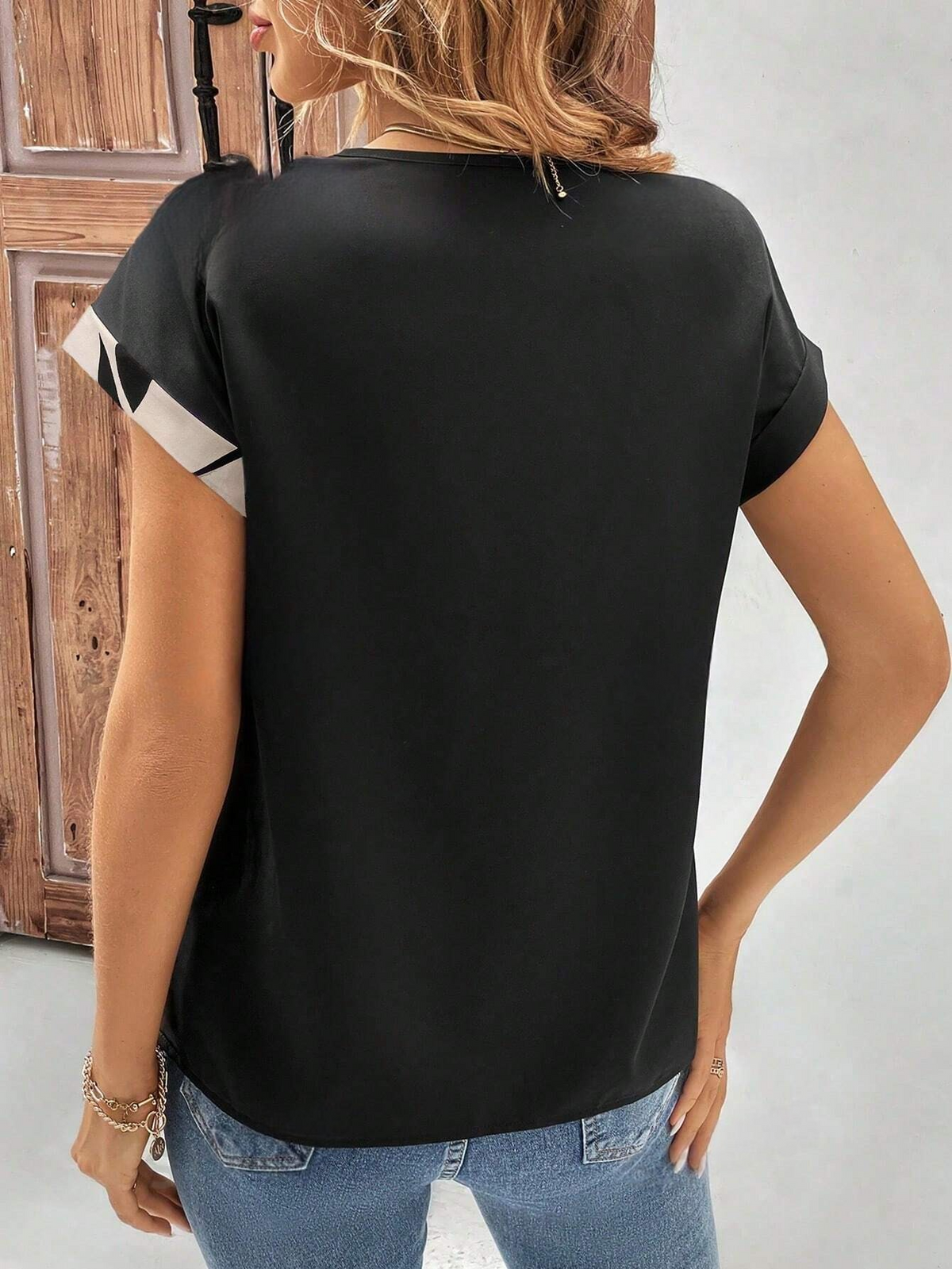 Camicia Casual Da Donna A Maniche Corte Con Collo A V, Design A Bottoni E Stampa Di Giunzione