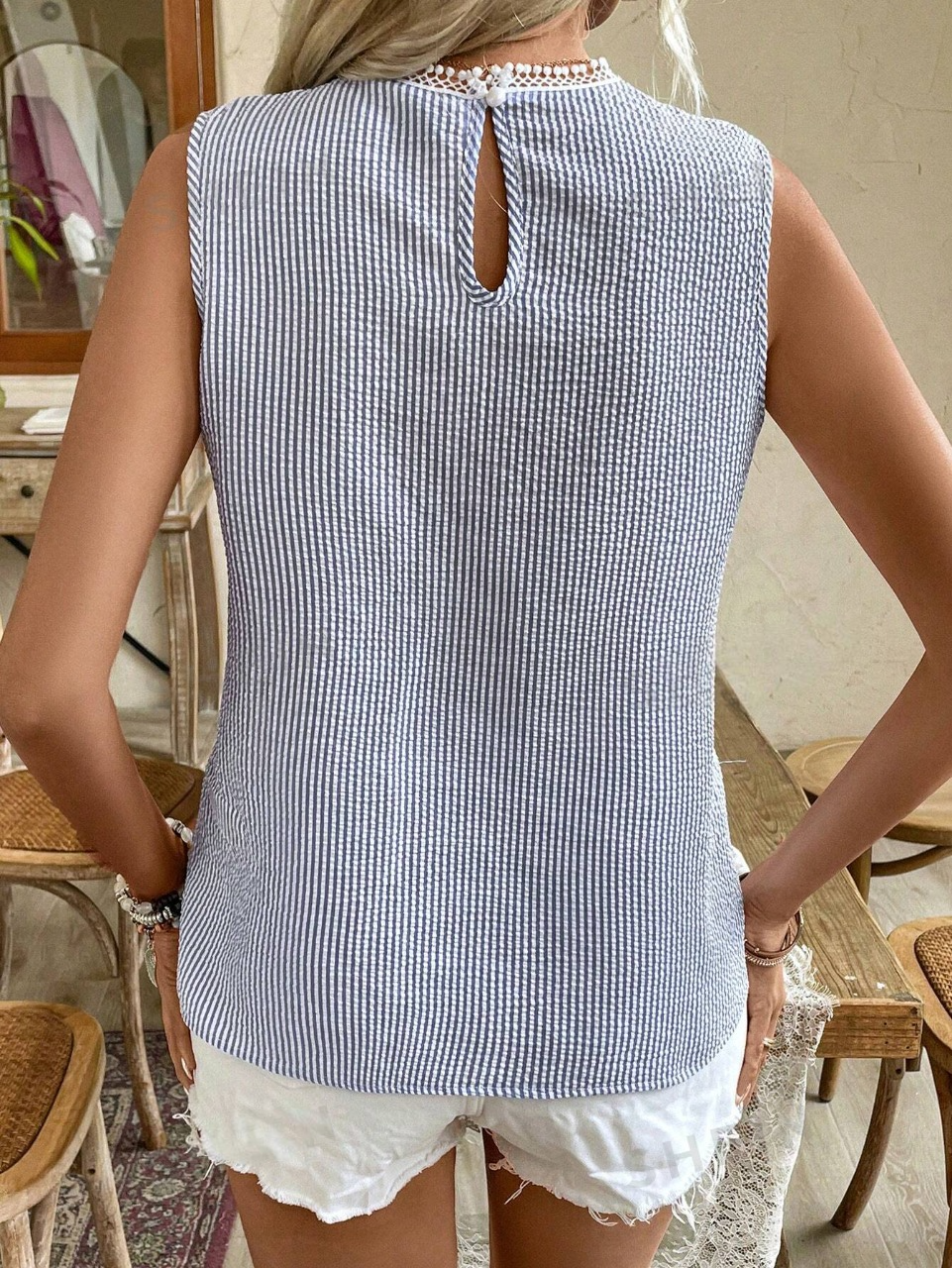 Blusa senza maniche a collo tondo in pizzo a righe patchwork