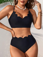 Set bikini solido con orlo a scallop per donne adatto alle vacanze estive in spiaggia