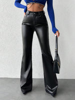 Jeans a gamba svasata vita alta