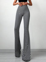 Pantaloni svasati con stampa chevron