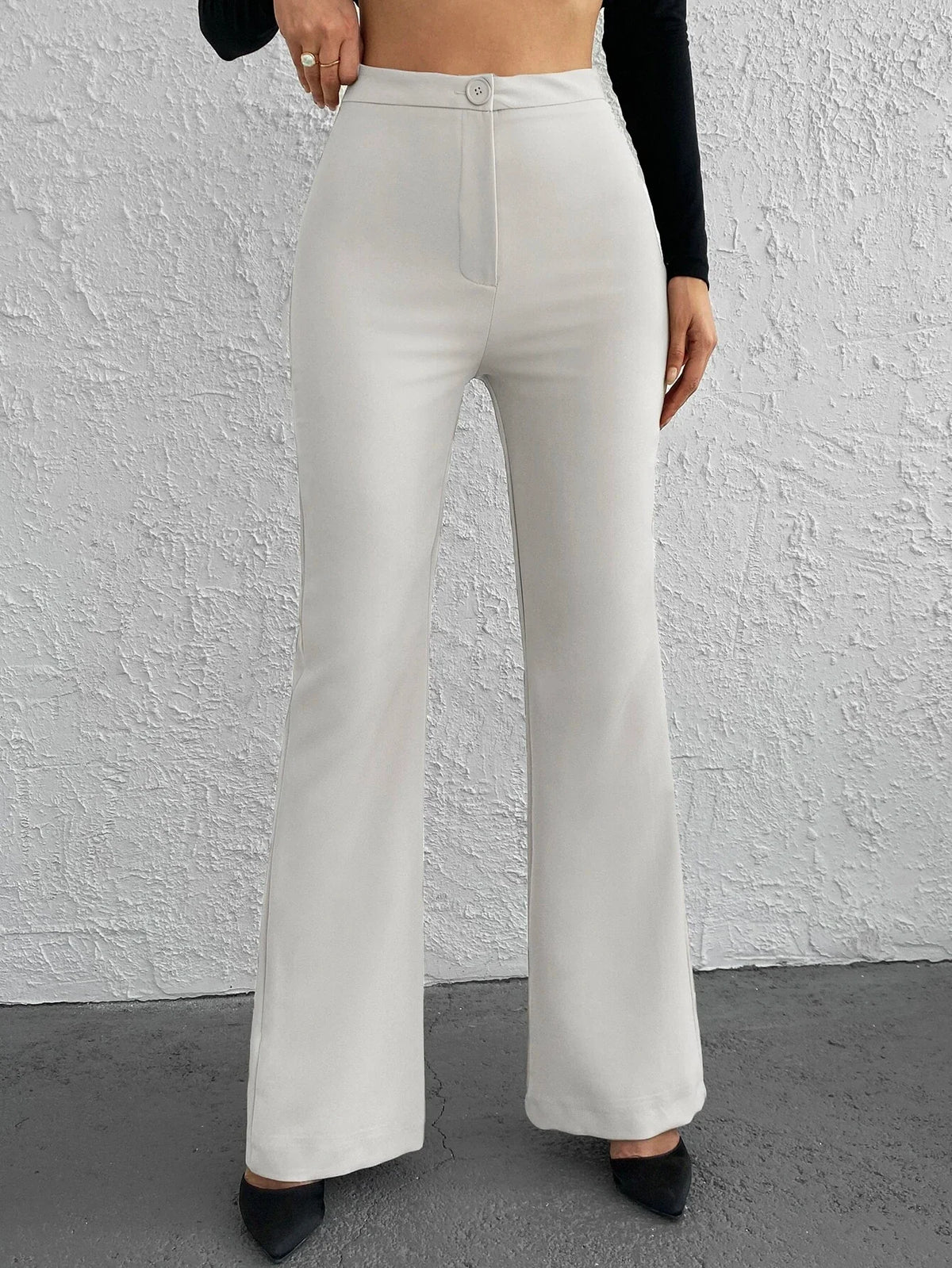 Pantaloni svasati monocolore senza cintura