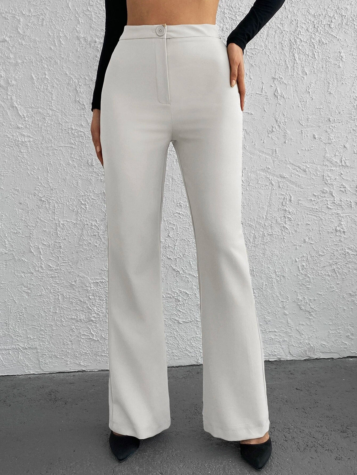 Pantaloni svasati monocolore senza cintura