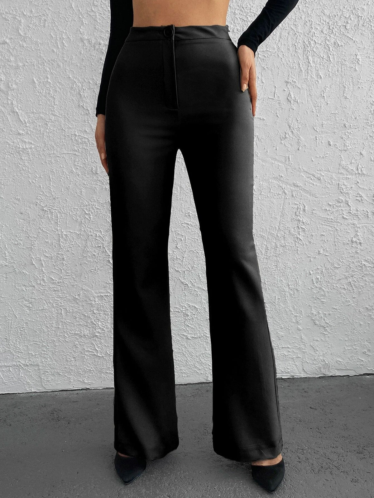 Pantaloni svasati monocolore senza cintura