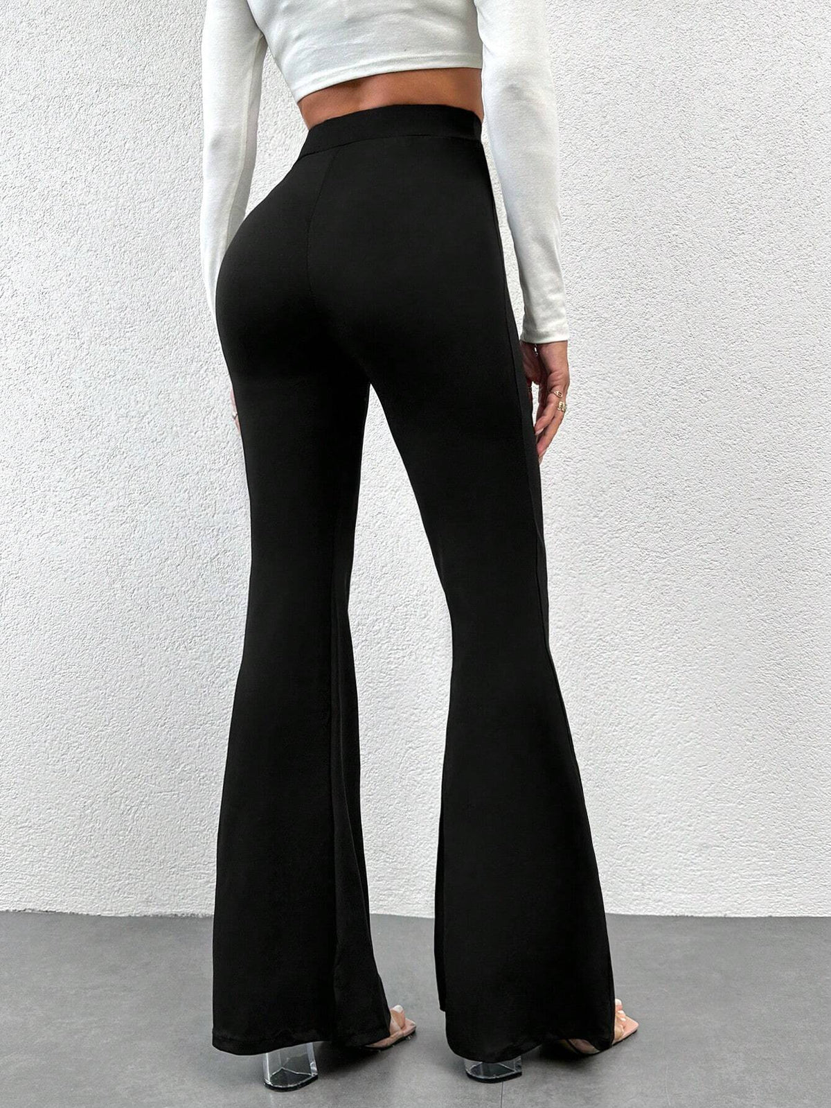 Pantaloni svasati vita alta