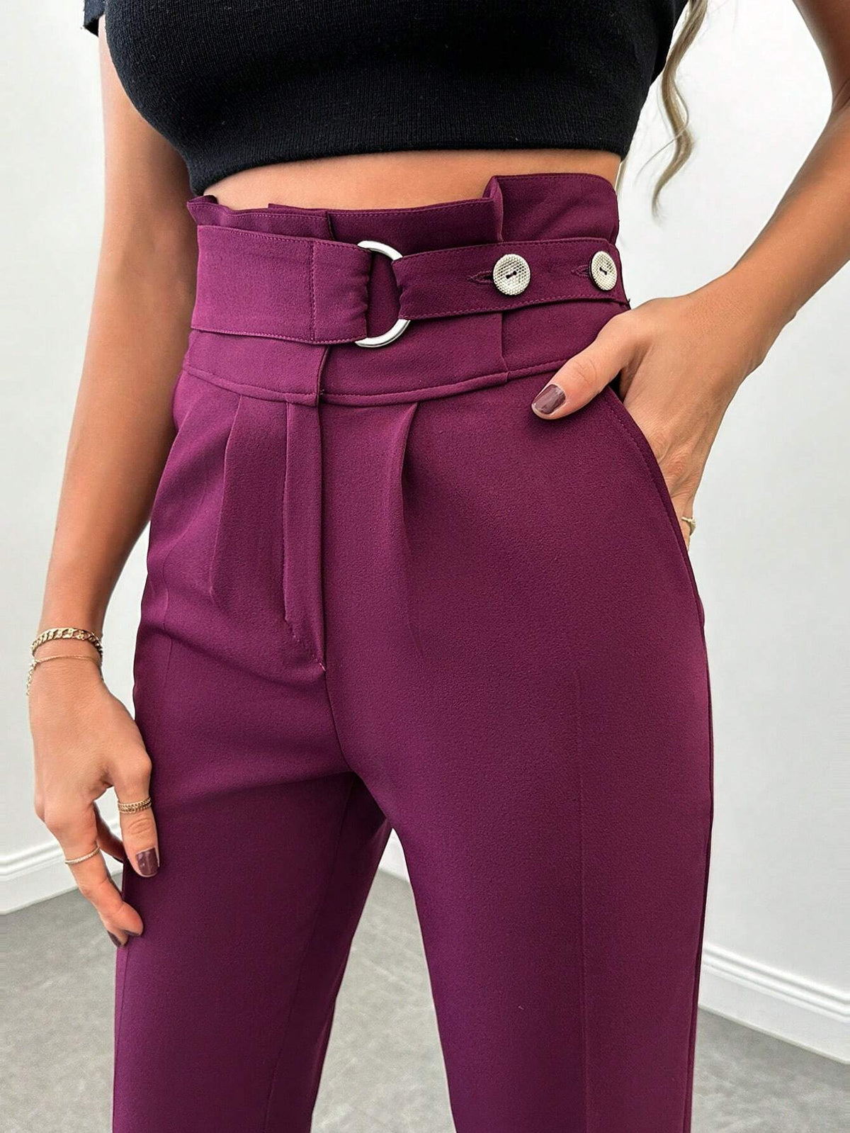 Pantaloni Lunghi Con Dettaglio Fibbia A Cerchio In Vita Alta Da Donna