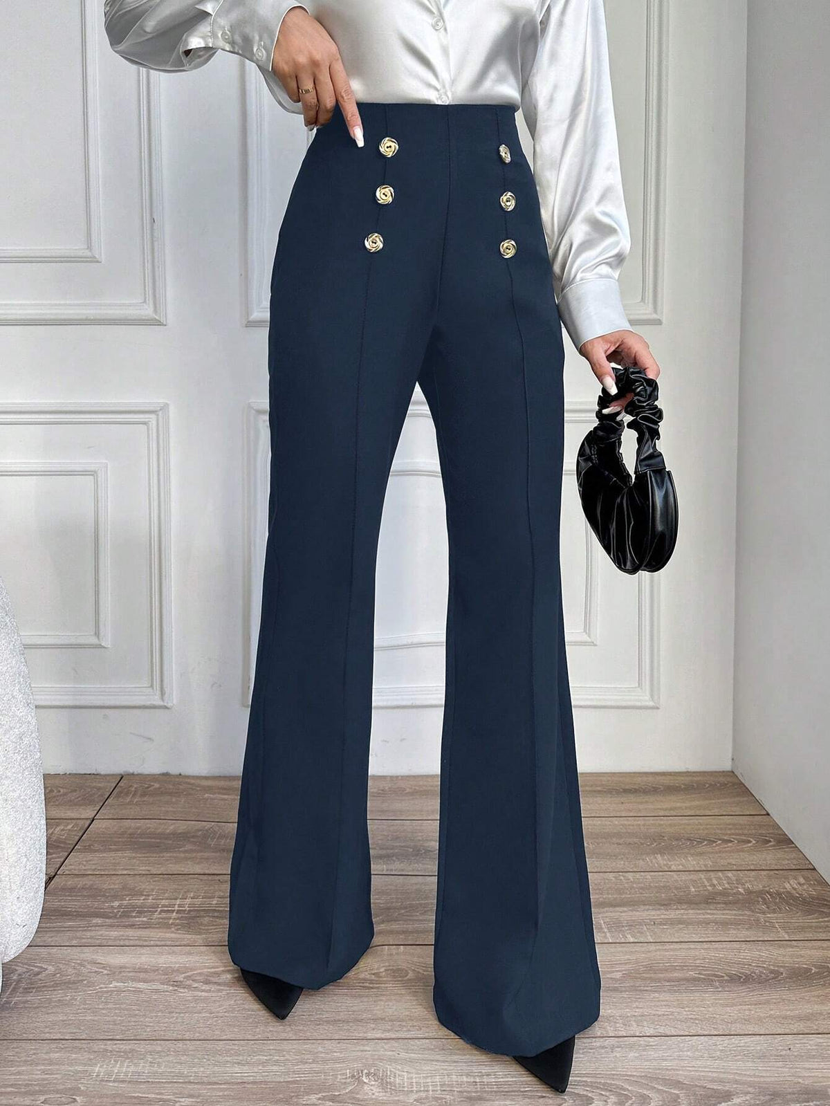 Pantaloni A Zampa Con Doppio Petto E Bottoni Decorativi