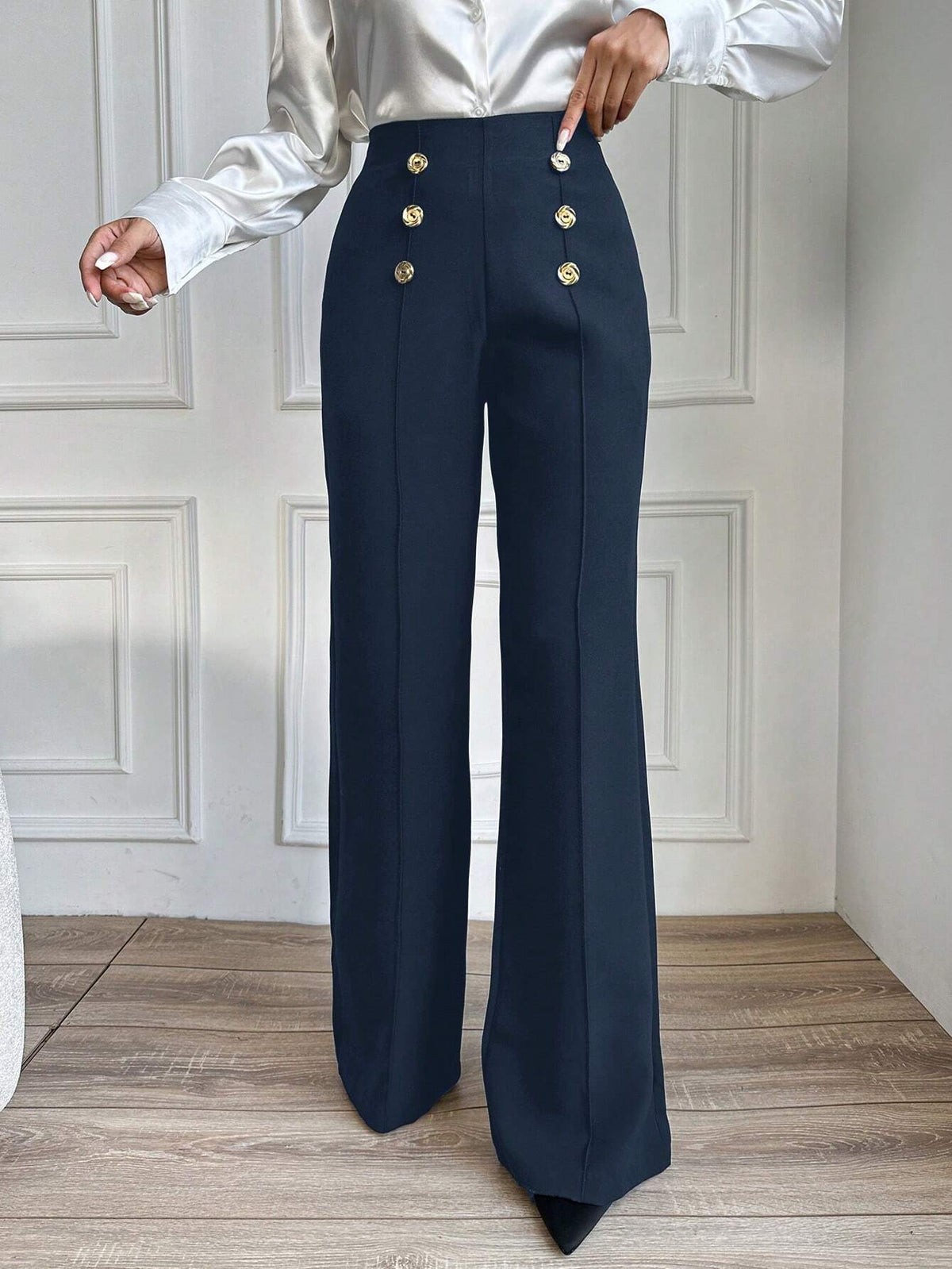 Pantaloni A Zampa Con Doppio Petto E Bottoni Decorativi