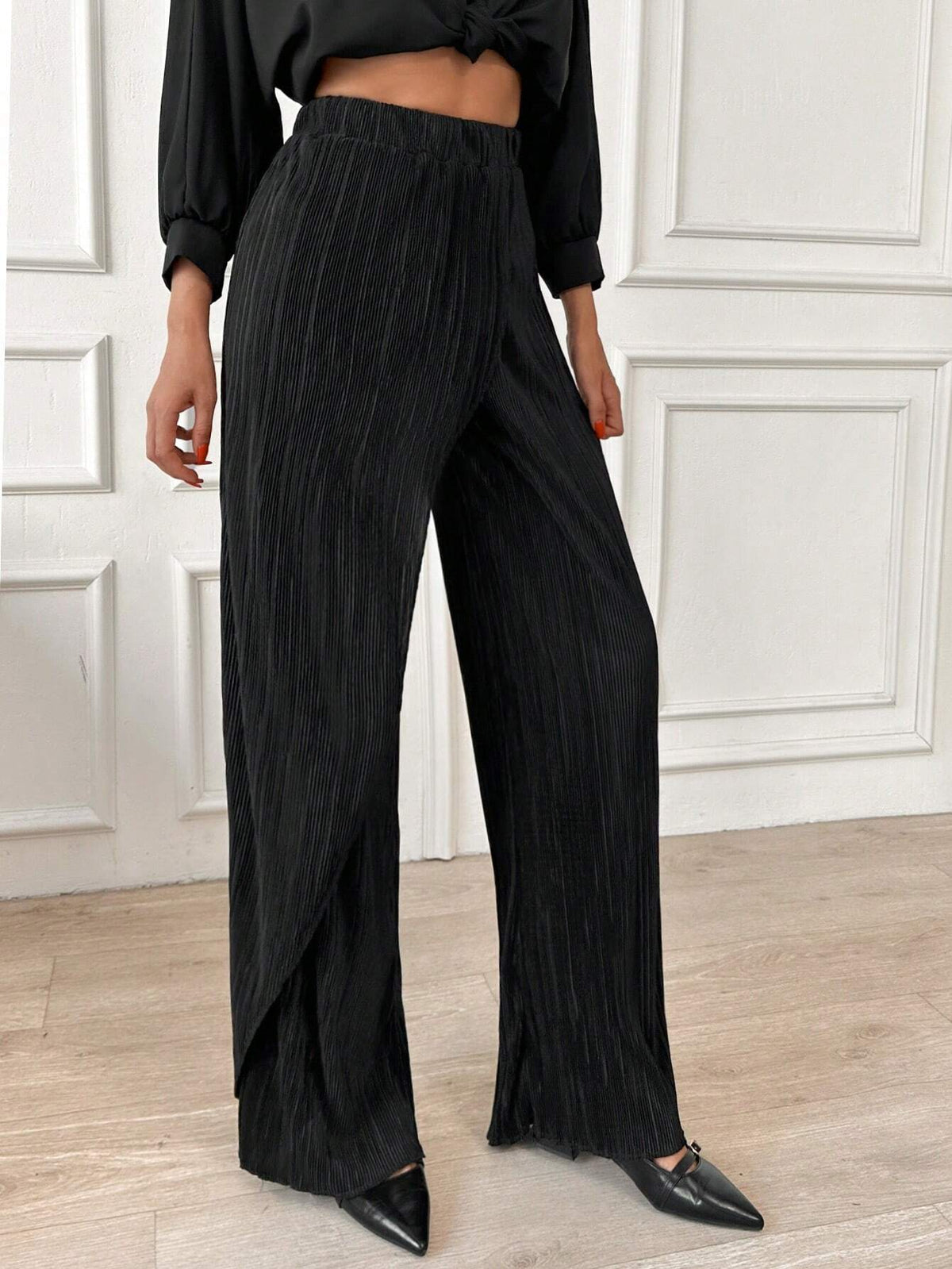 Pantaloni Satin Plissettati Di Qualitˆ Con Dettagli Di Abbottonatura