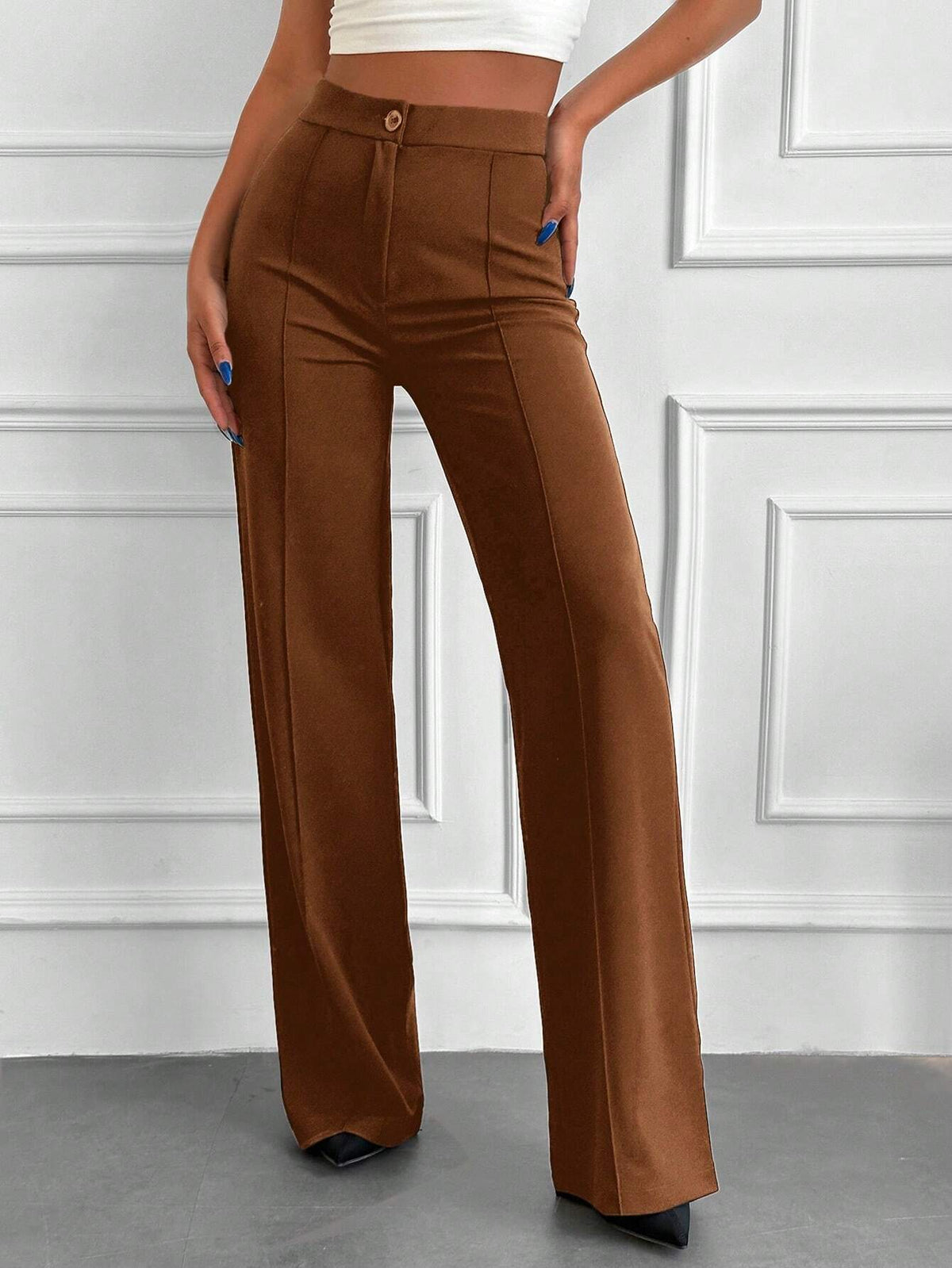 Pantaloni vita alta con bottone frontale