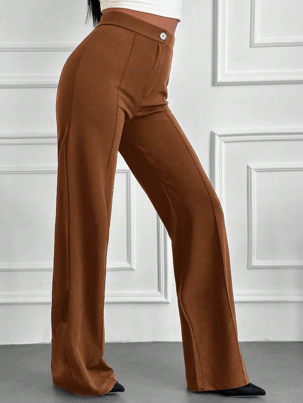 Pantaloni vita alta con bottone frontale