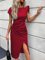 Abito incrociato monocolore con volant laterale