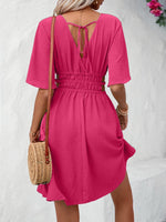 Abiti con cut out sulla vita manica a farfalla