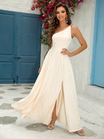 Abiti monospalla a fessura alta