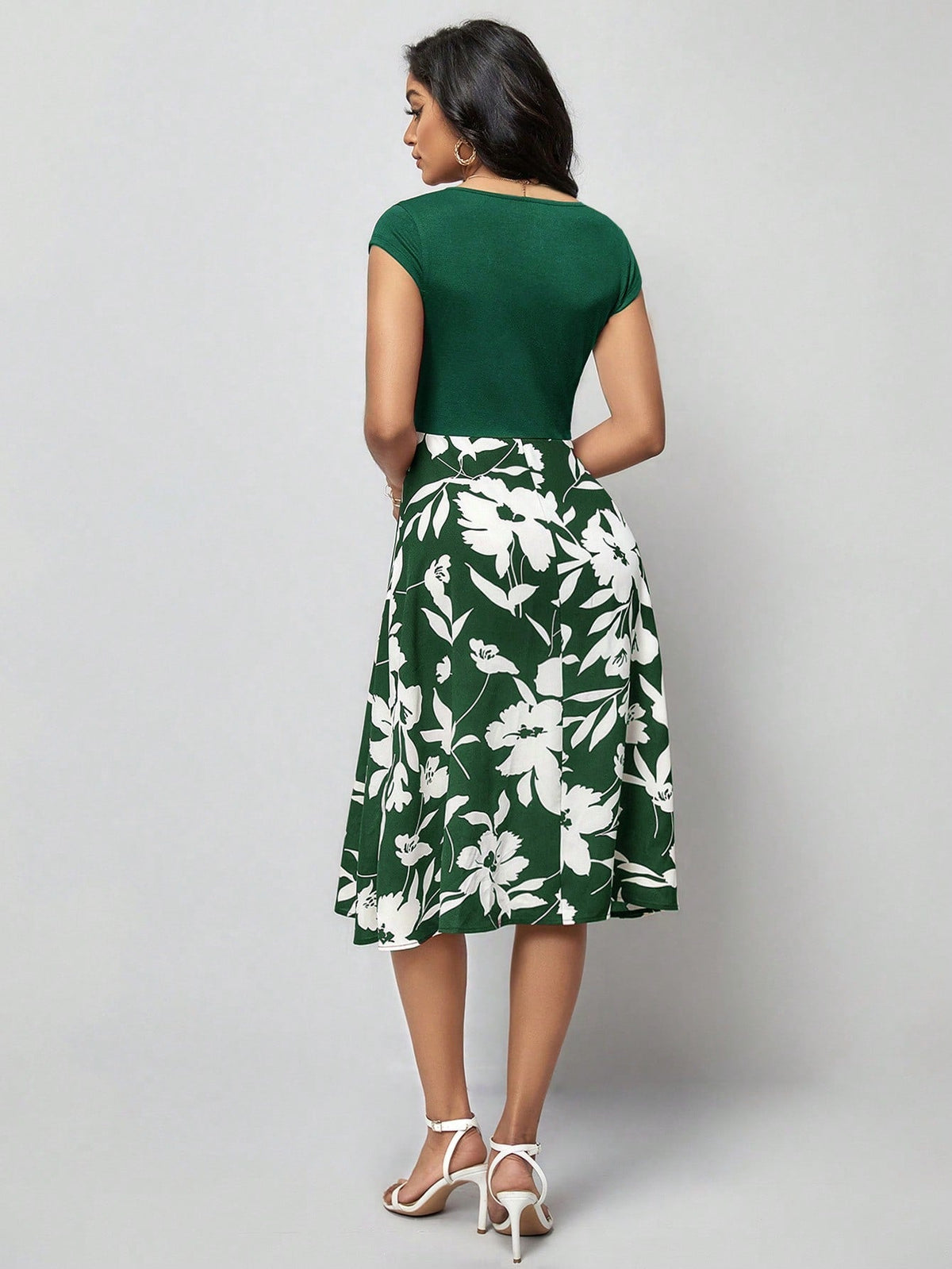 Abiti con stampa floreale incrociato