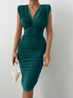 Abito aderente monocolore plissettato