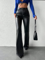 Jeans a gamba svasata vita alta