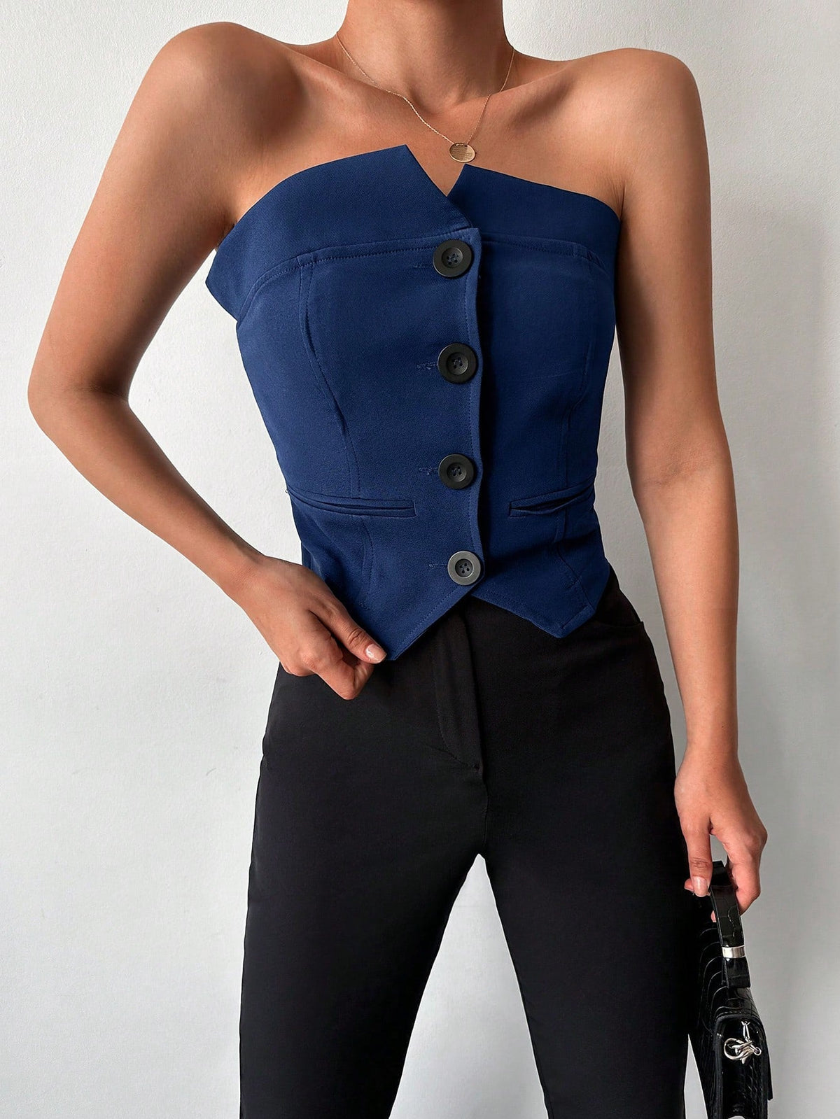 Top a fascia con bottone frontale