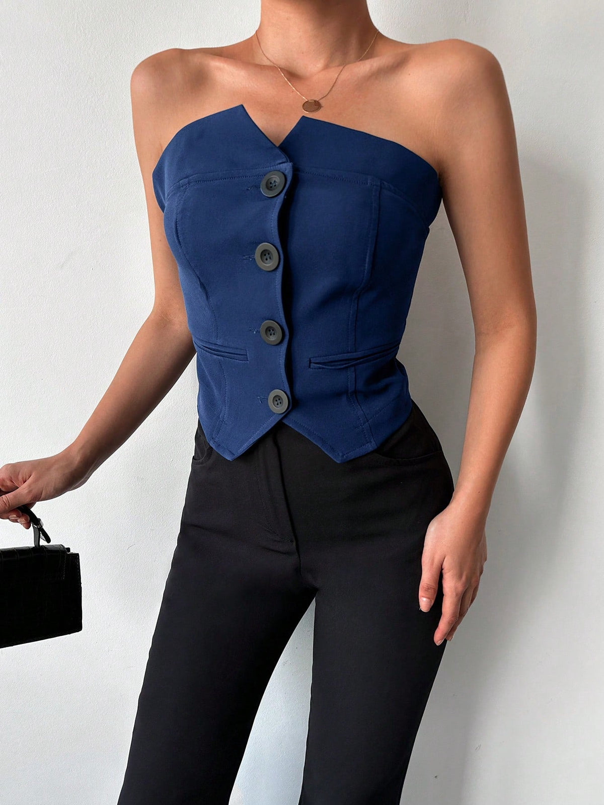 Top a fascia con bottone frontale