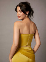 Corsetto raccoglitore asimmetrico in raso senza spalline senape