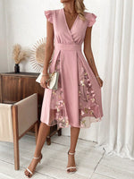 Abito Con Scollo A V, Ricamo Floreale, Bordo Arricciato E Pieghe