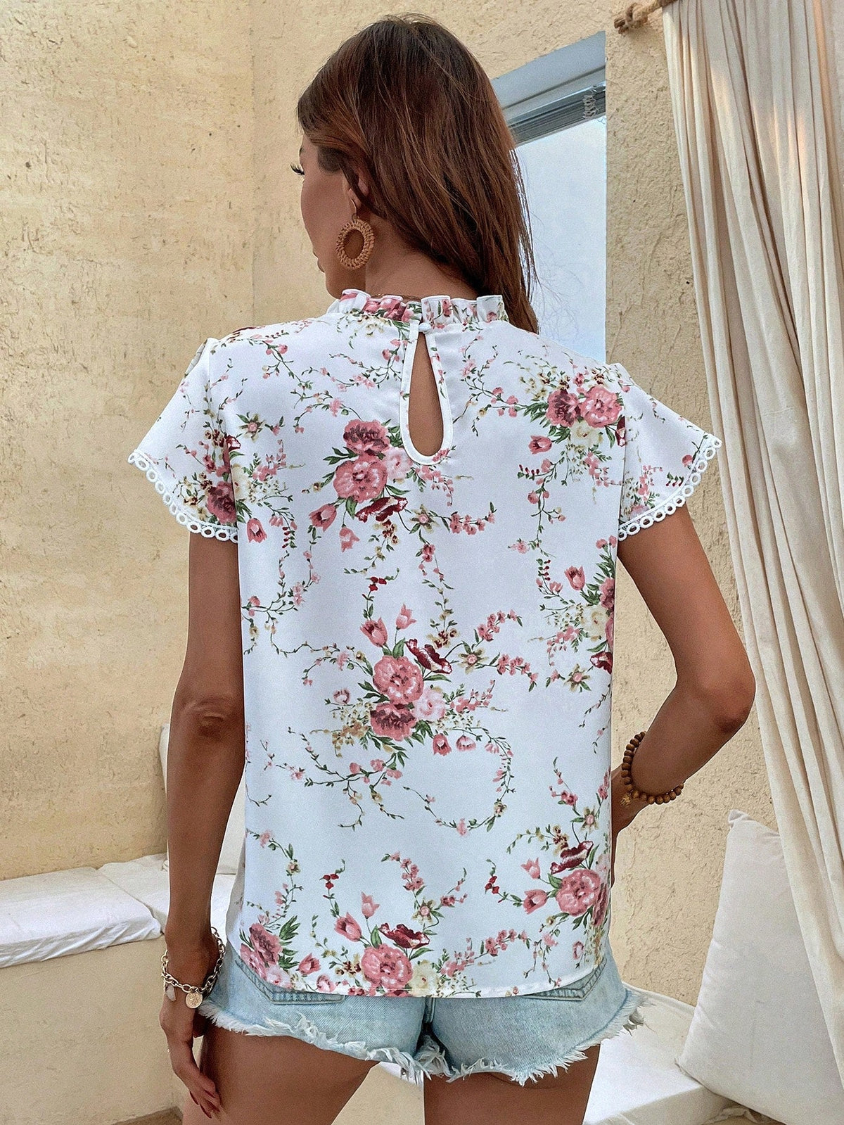 Camicetta con stampa floreale pizzo guipure a contrasto manica a farfalla collo arricciato