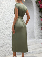 Abito casual con scollo a V, maniche a pipistrello con spacco per l'estate