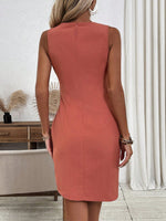 Elegante Abito Slim Fit Senza Maniche Con Scollo Rotondo, Drappeggio In Vita Anteriore E Orlo Irregolare