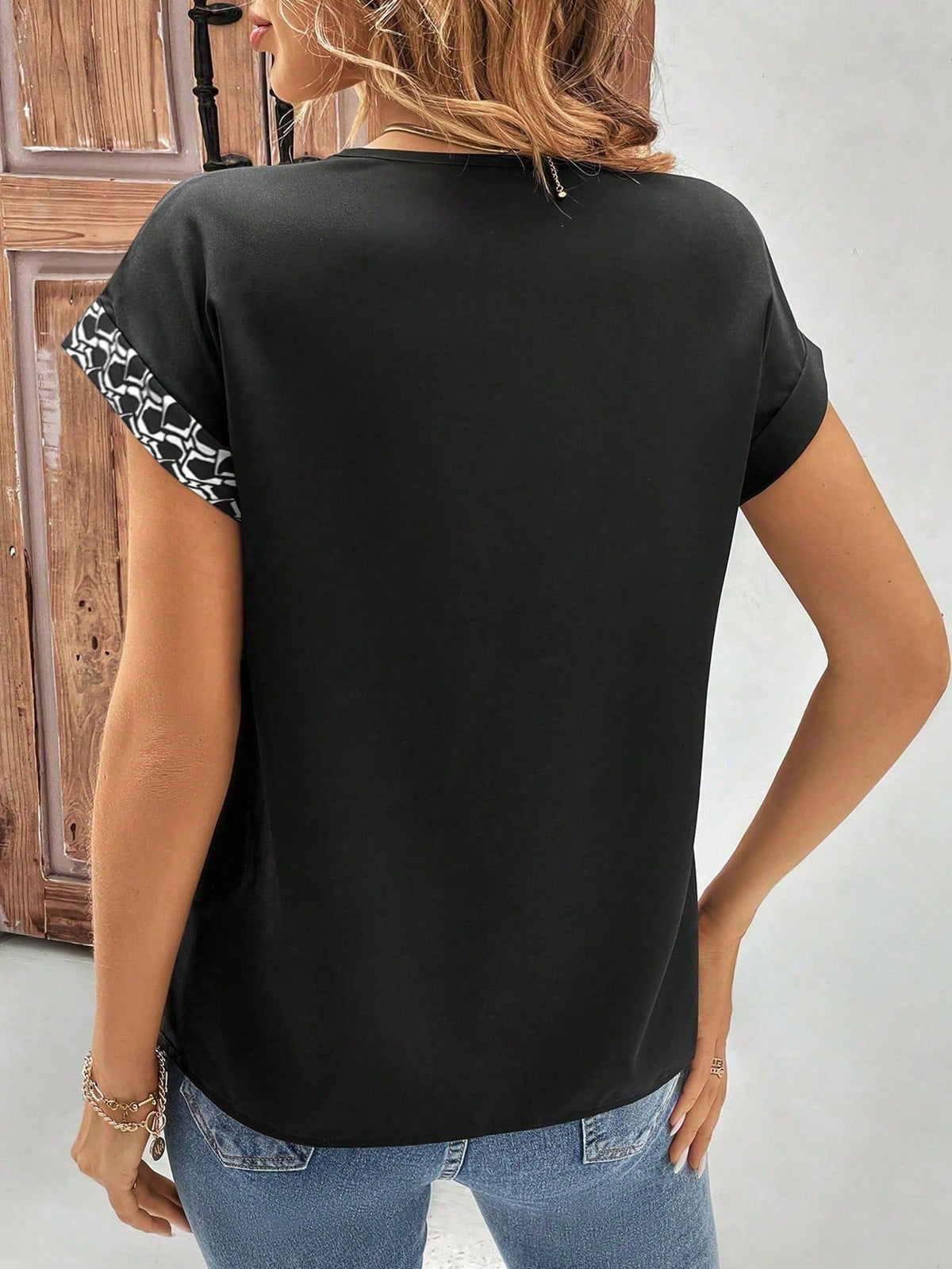 Camicia Casual Da Donna A Maniche Corte Con Collo A V, Design A Bottoni E Stampa Di Giunzione