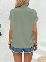 Camicia A Maniche A Pipistrello Con Colletto A Spacchi E Colore Unito