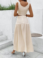 Set-top e gonna donna alla moda di colore tinta unita