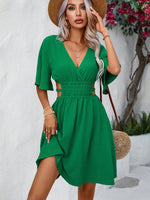 Abiti con cut out sulla vita manica a farfalla