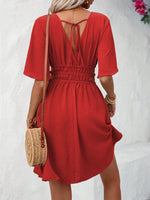 Abiti con cut out sulla vita manica a farfalla