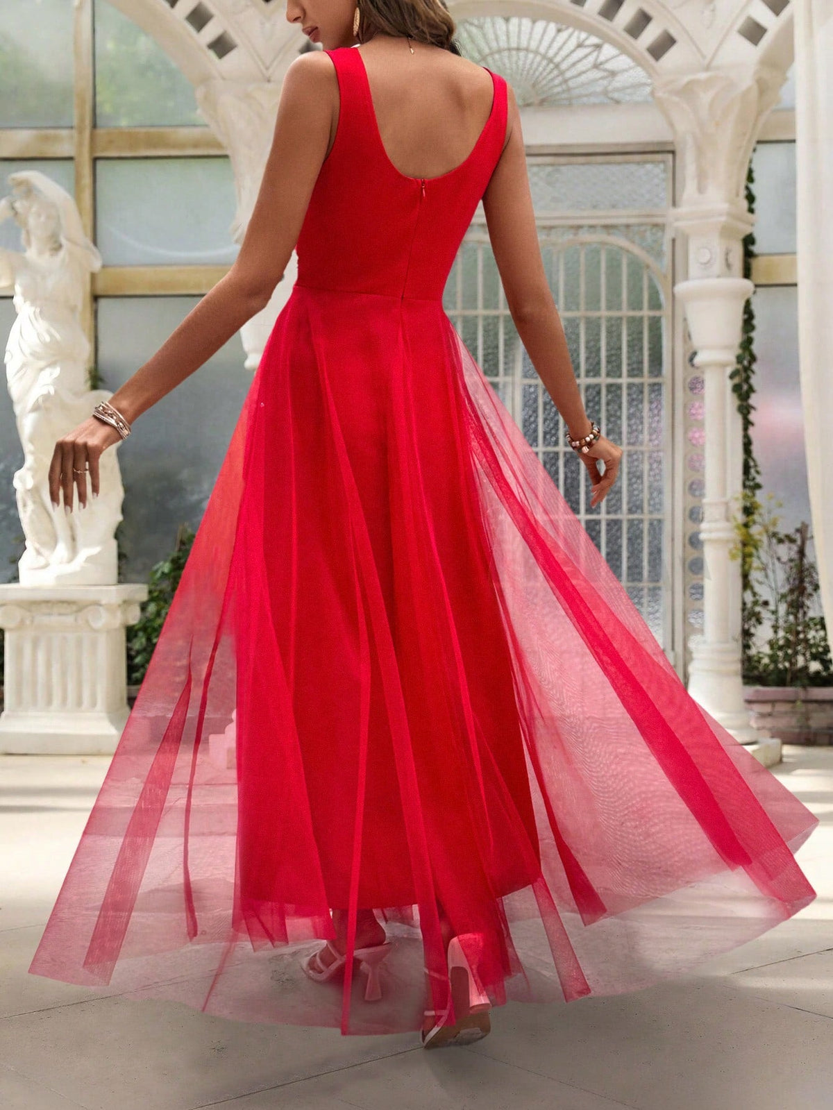 Abito con sovrapposizione a maglia di perline di perle