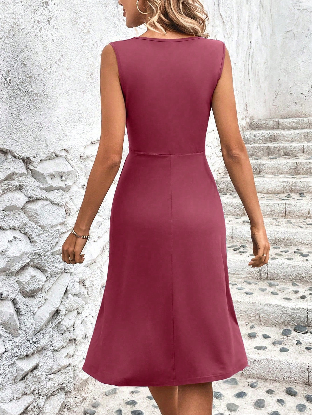 Abito senza maniche con stampa a righe