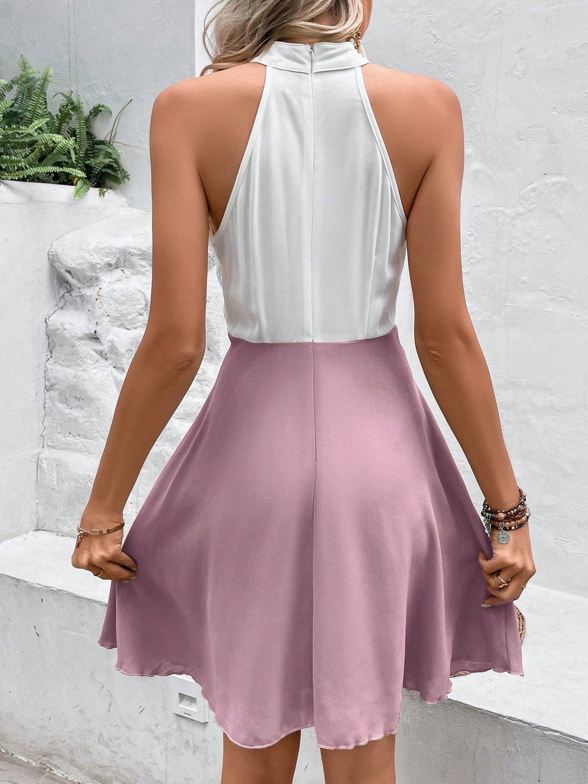 Elegante vestito a collo Halter in pizzo a colori contrastanti con patchwork per le vacanze