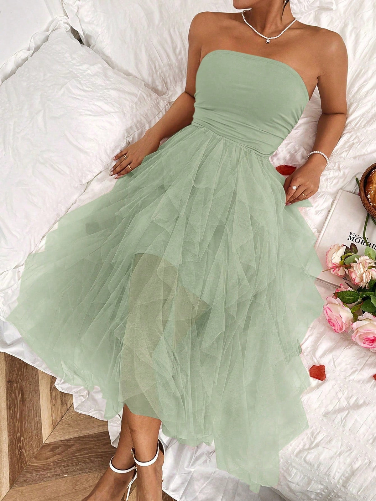 Abito Senza Spalline Con Pieghe E Patchwork In Rete E Tinta Unita