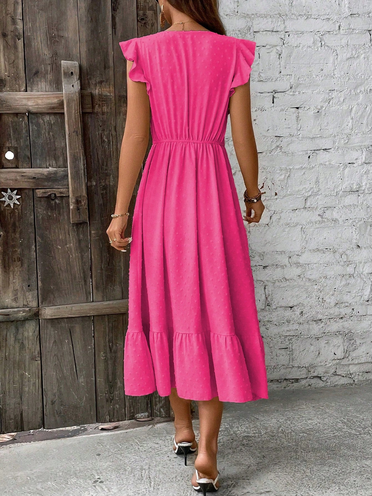 Abito incrociato monocolore con bordo a volant