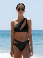 Set bikini asimmetrico con collo Halter e parte anteriore vuota a due pezzi per donne