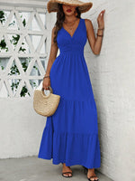 Abito estivo casual con scollo a V, orlo con volant e vita stretta