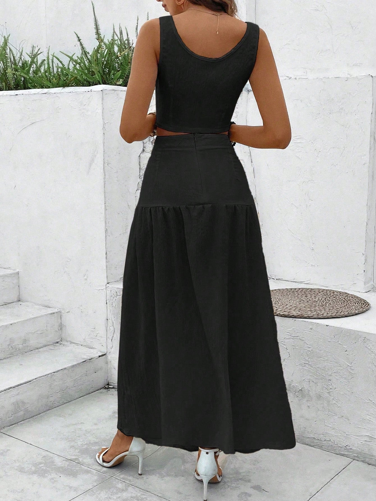 Set-top e gonna donna alla moda di colore tinta unita