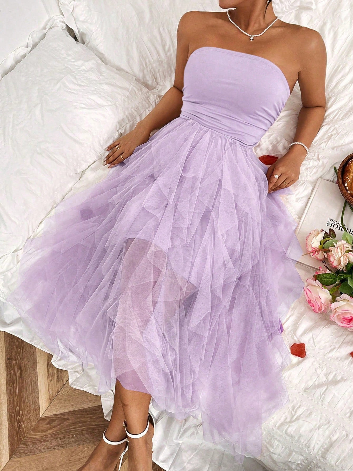 Abito Senza Spalline Con Pieghe E Patchwork In Rete E Tinta Unita