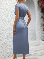 Abito casual con scollo a V, maniche a pipistrello con spacco per l'estate