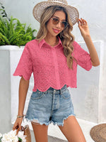 Camicia a maniche corte ricamata con bottoni frontali, semplice e traforata